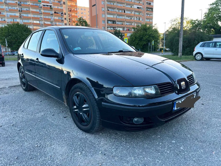 Seat Leon I 1.6 16V Benzyna 2004 – Czarny, Ekonomiczny, Zadbany i Gotowy do Jazdy